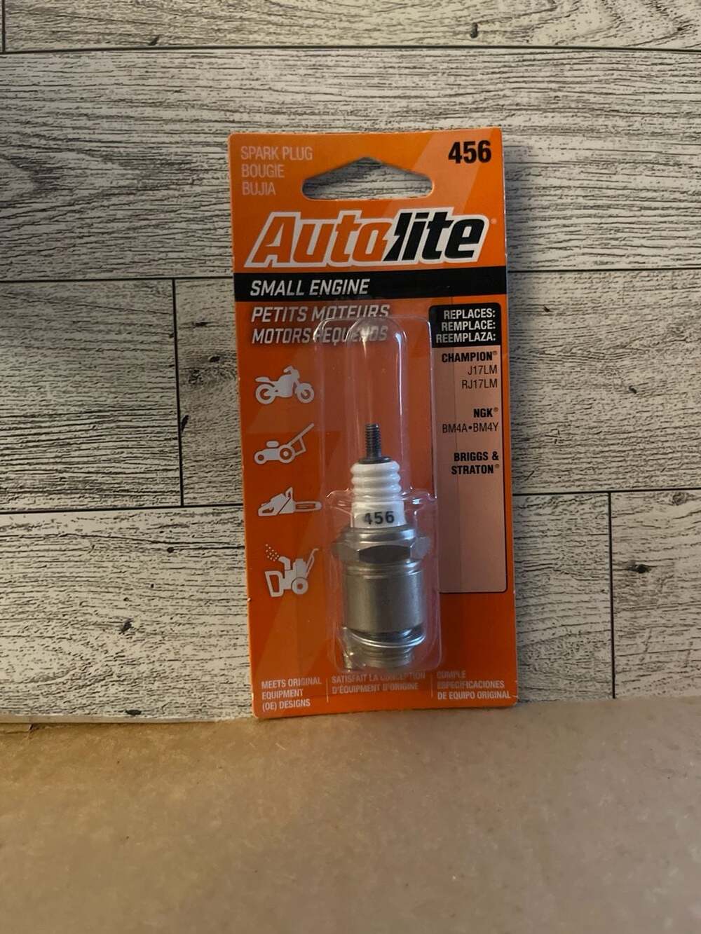 Autolite 456 Small Engine Spark Plug Replaces Champion J17LM RJ17LM NGK BM4A BM4